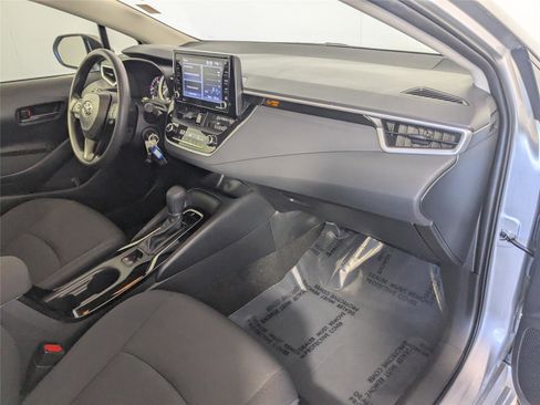 Used 2022 Toyota Corolla LE image 24
