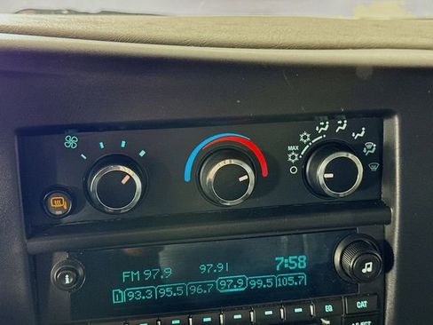 Used 2016 Chevrolet Express 3500 Extended image 15