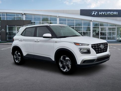 New 2026 Hyundai Venue SEL FWD image 10