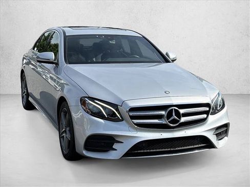 Used 2017 Mercedes-Benz E 300 4MATIC image 3