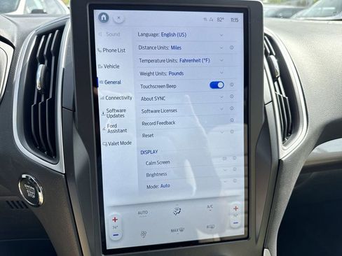 New 2024 Ford Edge SE w/ Black Appearance Package image 24