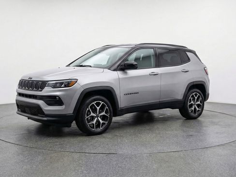 Used 2025 Jeep Compass Limited AWD/4WD image 3