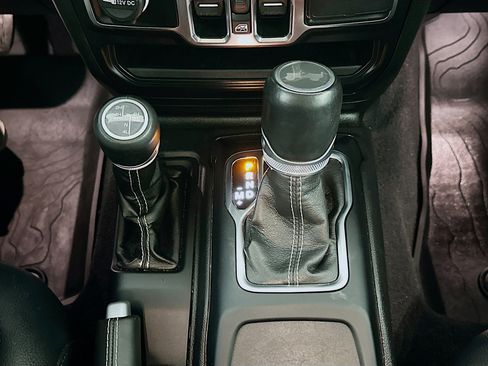 Used 2022 Jeep Wrangler Sahara image 24