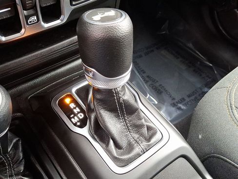 Certified 2025 Jeep Wrangler Unlimited Sahara AWD/4WD image 14