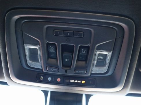 Used 2021 Chevrolet Silverado 1500 High Country w/ Technology Package image 17