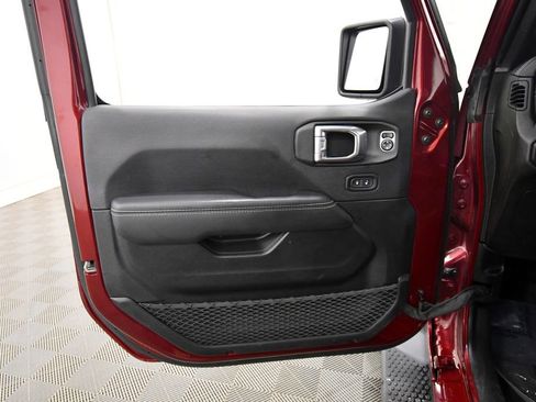 Used 2021 Jeep Wrangler Unlimited Sahara w/ Dual Top Group AWD/4WD image 13