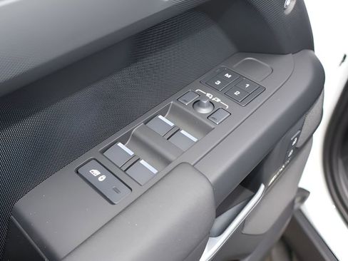 New 2026 Land Rover Defender 130 X-Dynamic SE AWD/4WD image 11