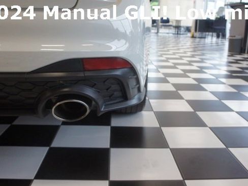 Used 2024 Volkswagen Jetta GLI 40th Anniversary Edition image 69