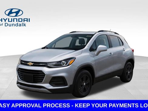 Used 2018 Chevrolet Trax LT w/ LT Convenience Package FWD image 1