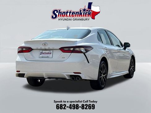 Used 2023 Toyota Camry SE FWD image 6