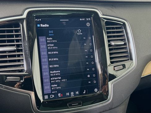 Used 2023 Volvo XC90 B6 Plus w/ Protection Package Premier image 19