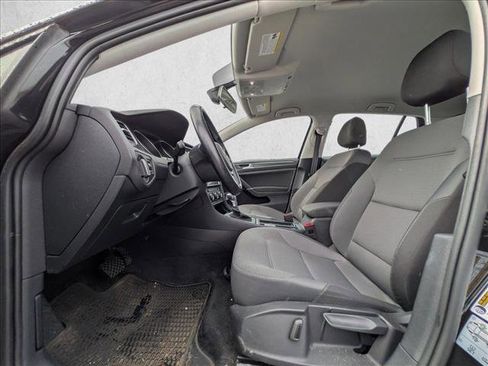 Used 2019 Volkswagen e-Golf SE w/ Driver Assistance Package image 14