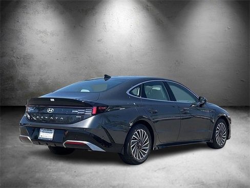 New 2025 Hyundai Sonata Limited image 5