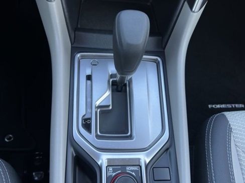 Used 2022 Subaru Forester Premium image 15