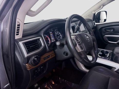 Used 2019 Nissan Titan SL w/ Chrome Package AWD/4WD image 23
