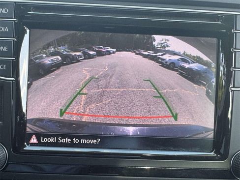 Used 2016 Volkswagen Jetta SE image 24