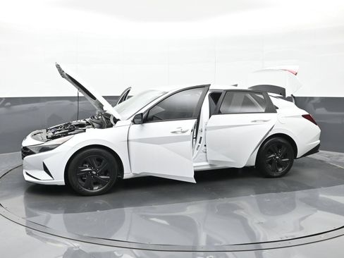 Certified 2021 Hyundai Elantra SEL FWD image 47