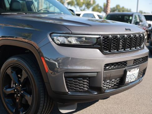 Used 2022 Jeep Grand Cherokee L Laredo RWD image 7