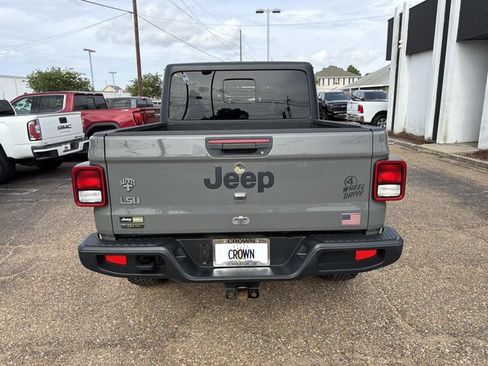 Used 2021 Jeep Gladiator Sport AWD/4WD image 8