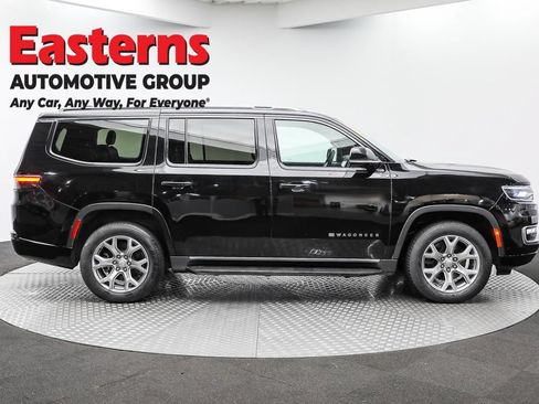 Used 2022 Jeep Wagoneer Series II AWD/4WD image 4