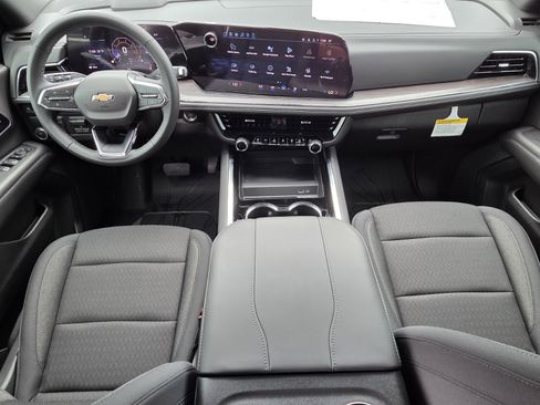 New 2026 Chevrolet Suburban LS w/ LS Custom Edition RWD image 8