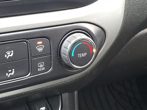 Used 2016 Chevrolet Colorado LT w/ LT Convenience Package image 28