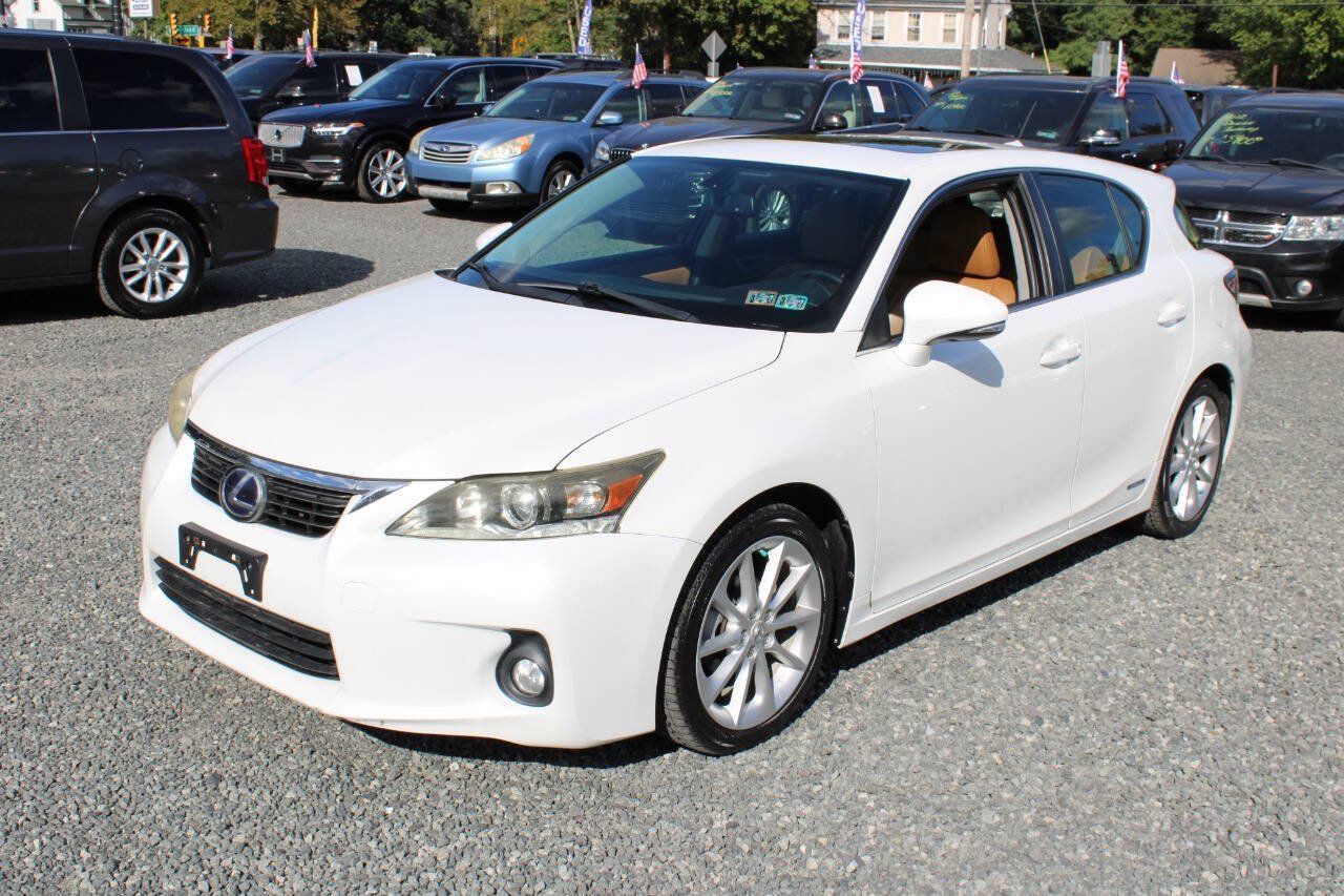 Used 2012 Lexus CT 200h Premium w/ Premium Audio Pkg FWD image 2