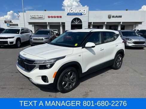 Used 2024 Kia Seltos LX AWD/4WD image 1