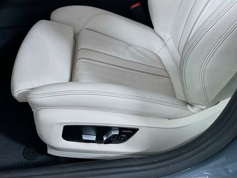 Used 2019 BMW 530i w/ Premium Package RWD image 20