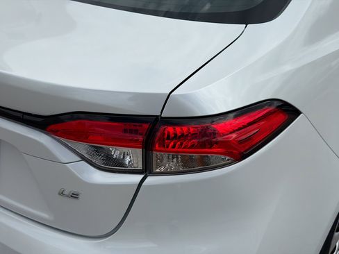 Used 2022 Toyota Corolla LE FWD image 24