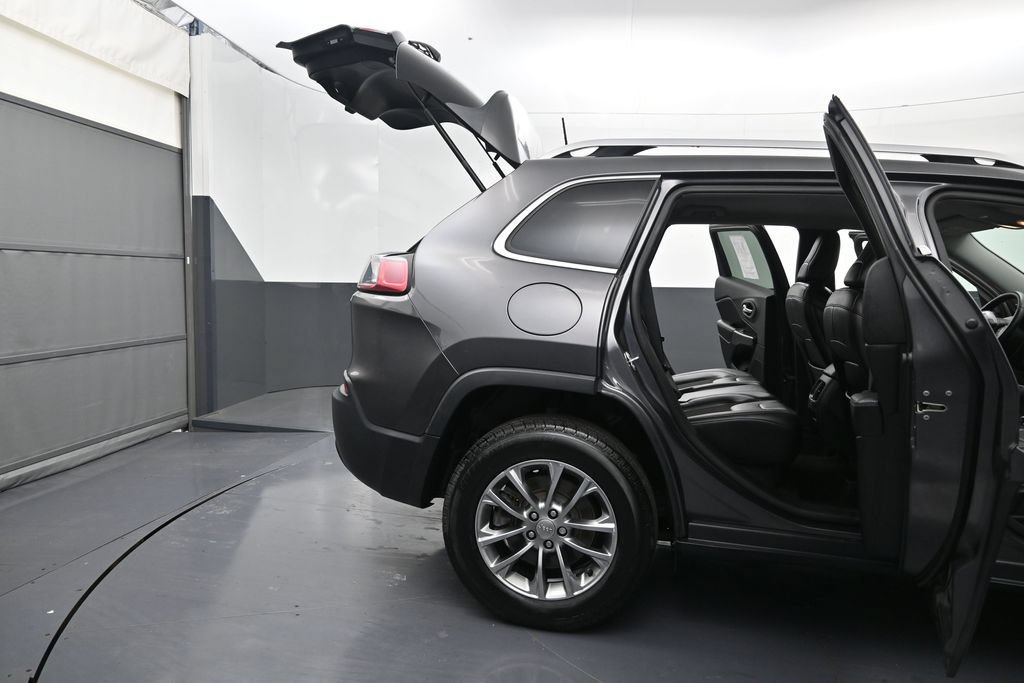 Used 2019 Jeep Cherokee Latitude Plus AWD/4WD image 10