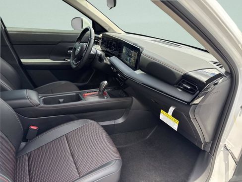 Certified 2025 Nissan Kicks SR AWD/4WD image 18
