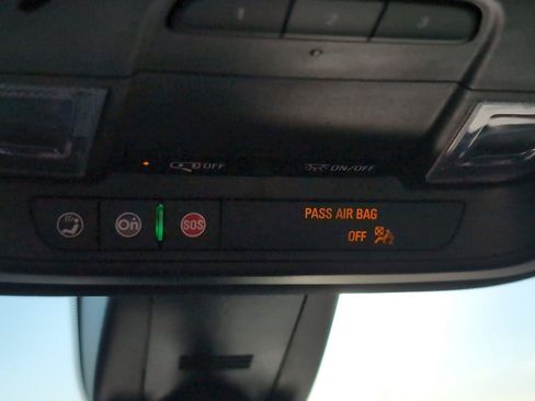 Used 2023 Chevrolet Traverse RS FWD image 20