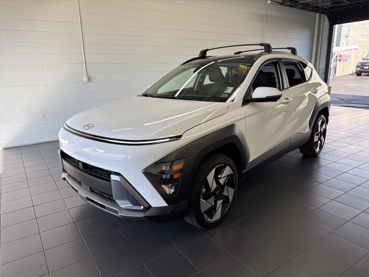 Used 2026 Hyundai Kona Limited AWD/4WD image 4