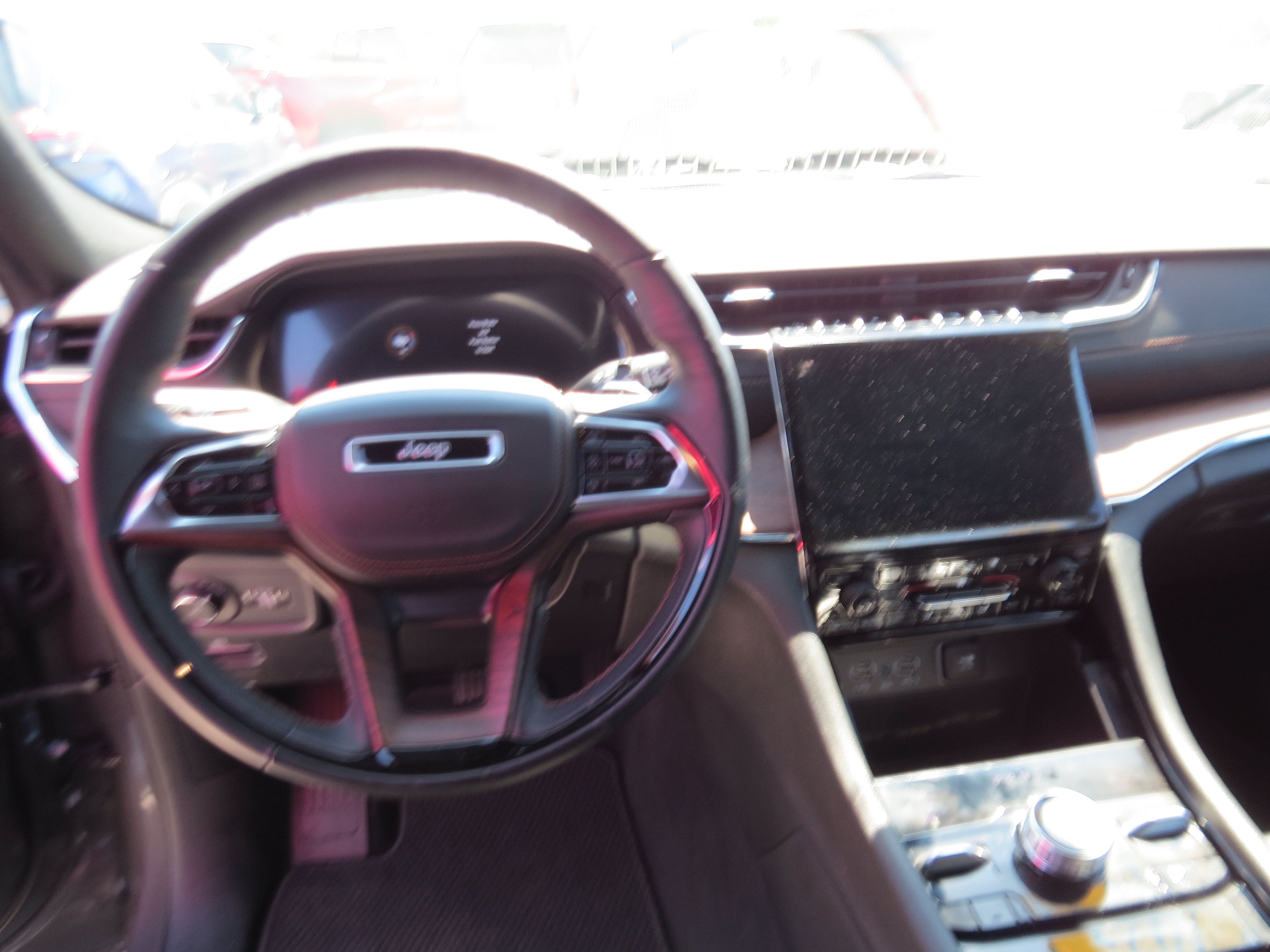Used 2025 Jeep Grand Cherokee Summit AWD/4WD image 18