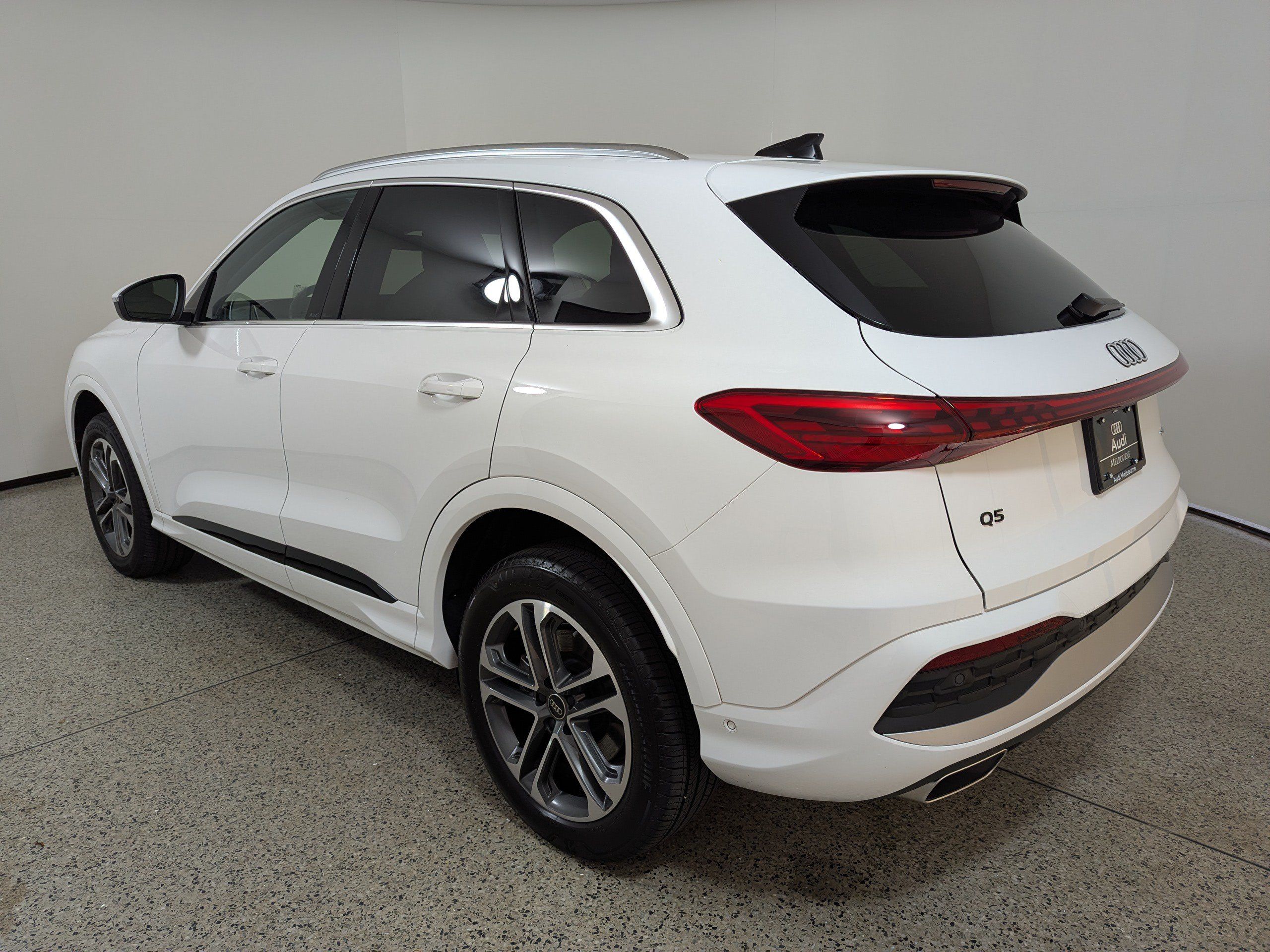 Certified 2025 Audi Q5 Premium w/ Premium Plus AWD/4WD image 5