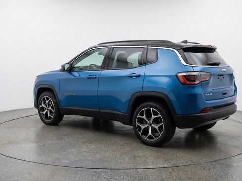 Used 2025 Jeep Compass Limited AWD/4WD image 5