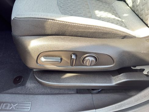 Used 2023 Chevrolet Equinox LT image 15