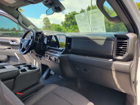 Certified 2024 Chevrolet Silverado 1500 LT AWD/4WD image 31