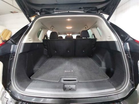 Used 2025 Nissan Rogue SV image 12