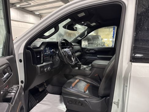 Used 2023 GMC Sierra 1500 AT4 w/ AT4 Premium Package AWD/4WD image 7