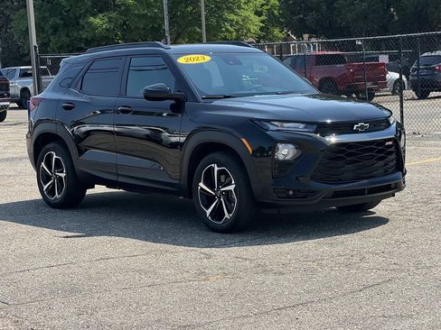 Used 2023 Chevrolet TrailBlazer RS w/ Sun and Liftgate Package AWD/4WD image 7
