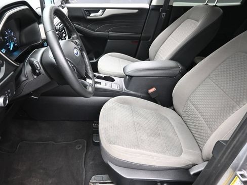 Used 2021 Ford Escape SE w/ Convenience Package FWD image 17