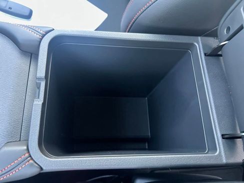 Used 2025 Nissan Sentra SR w/ SR Premium Package image 27