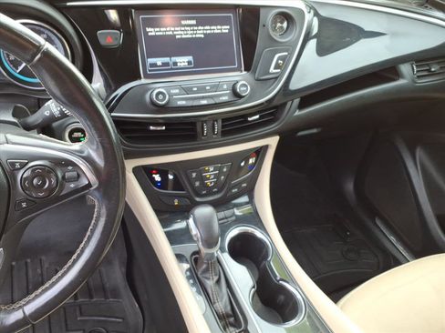 Used 2017 Buick Envision Essence image 35