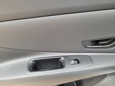 New 2025 Hyundai Elantra SEL image 19