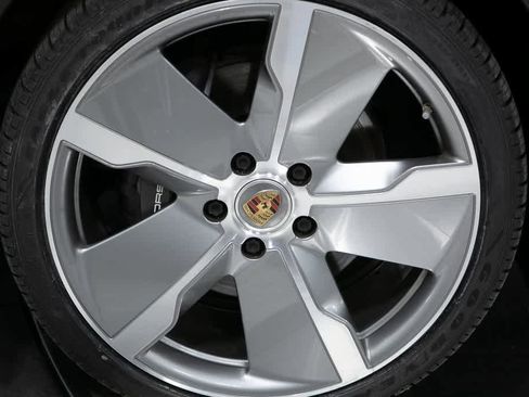 Certified 2022 Porsche Taycan 4 Cross Turismo image 11