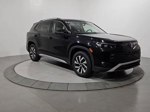 New 2025 Volkswagen Tiguan S image 7