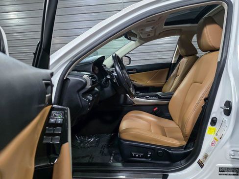 Used 2018 Lexus IS 300 image 13