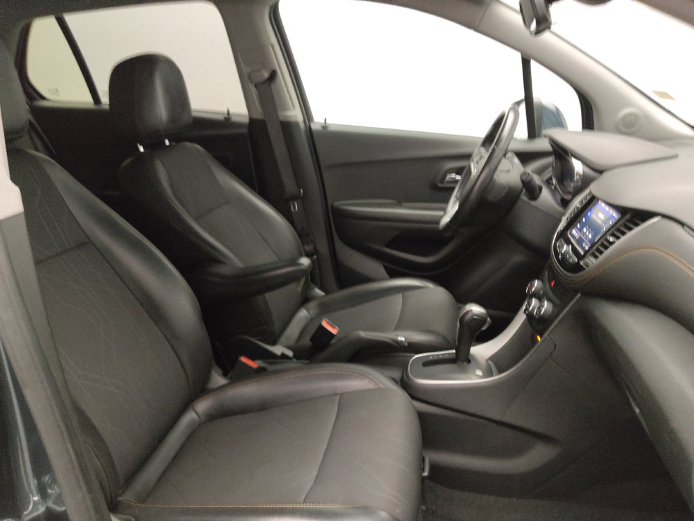 Used 2021 Chevrolet Trax LT w/ LT Convenience Package AWD/4WD image 21